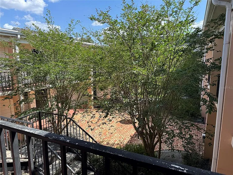 120 S Church Ave #211 — Photo 3