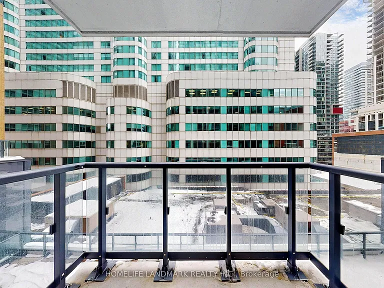 87 Peter St #617 — Photo 31