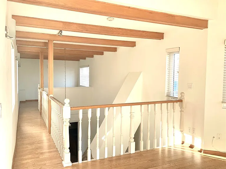 425 S Catalina Ave #4 — Photo 24
