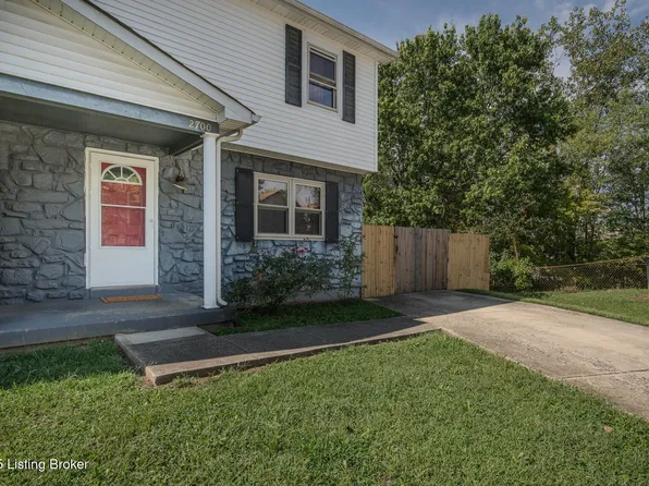 2700 Pioneer Ct, Radcliff, KY 40160