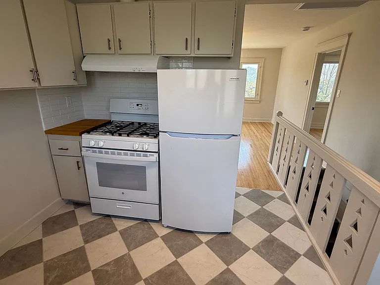 128 S Ave 63 — Photo 8