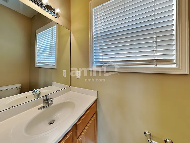 1120 Rutledge Landing Dr — Photo 18
