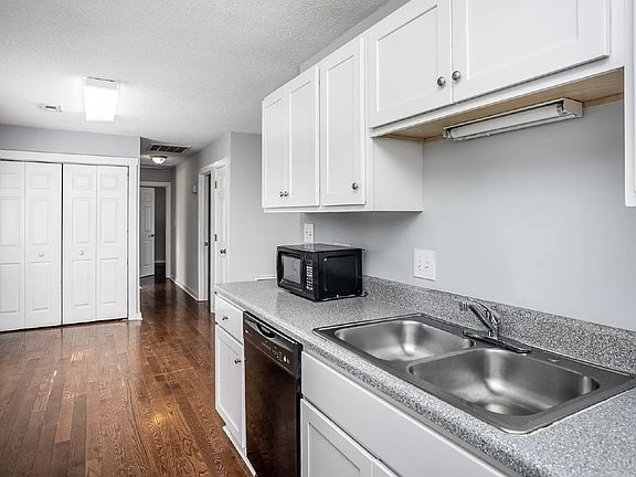 5th image of 800 Tipton St #B