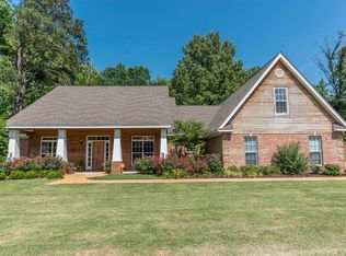 951 White Oak Ln, Starkville, MS 39759