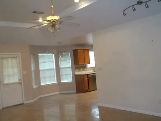 311 Nederland Ave — Photo 8