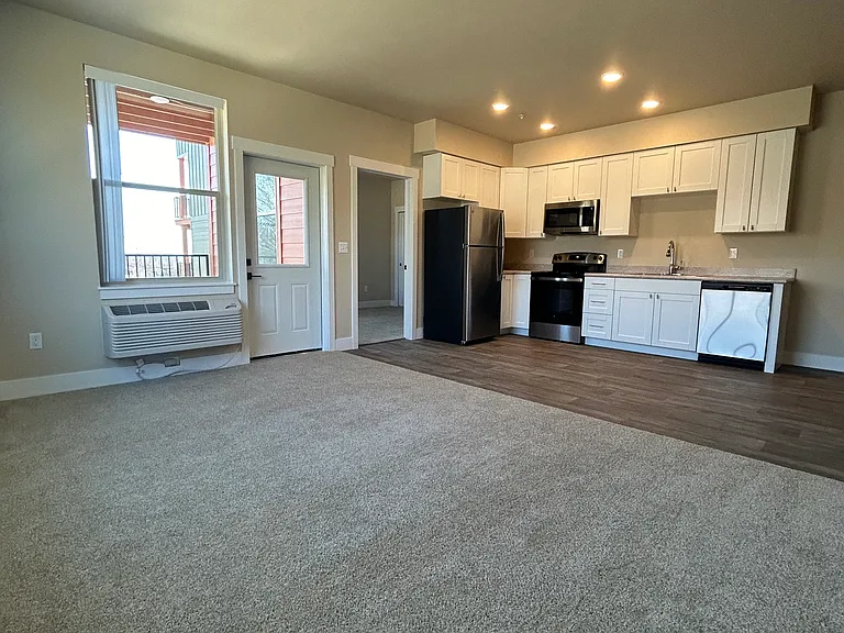 884 SQFT Unit Kitchen/Living room
