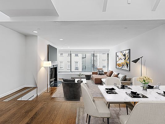5th image of 226 E 67th St APT B