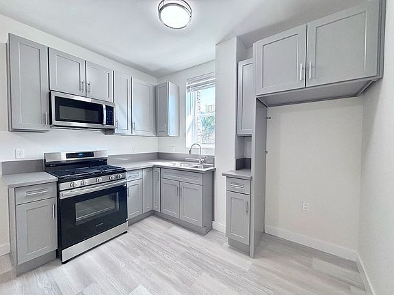 3rd image of 341 S Alvarado St APT 300