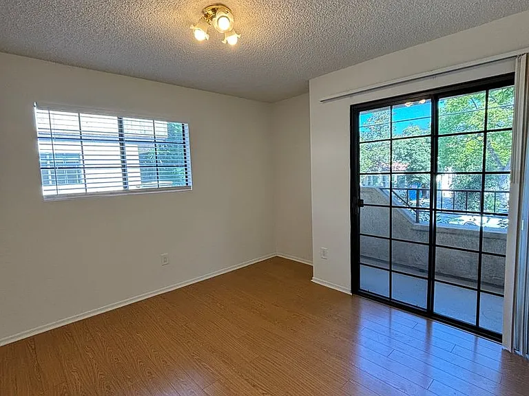1232-1234 Orange Grove Ave — Photo 10