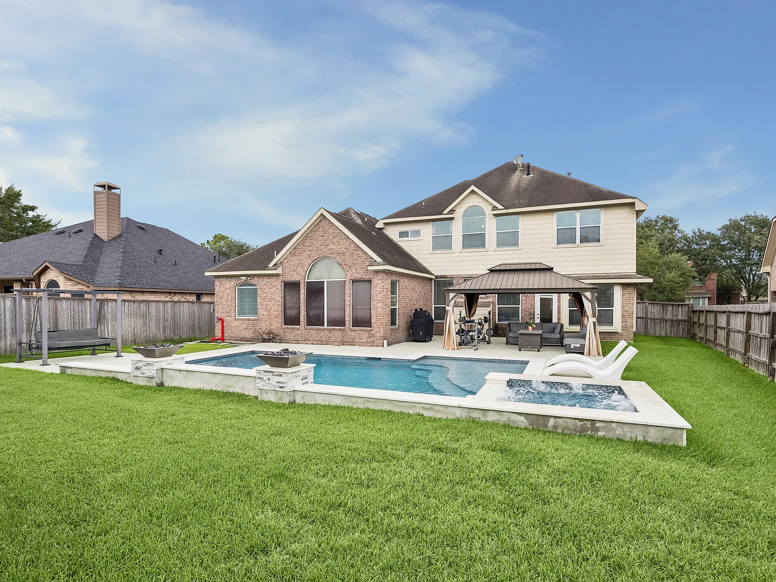 4 bed, 3.5 bath, 3315 sqft, $3,800 — Photo 3