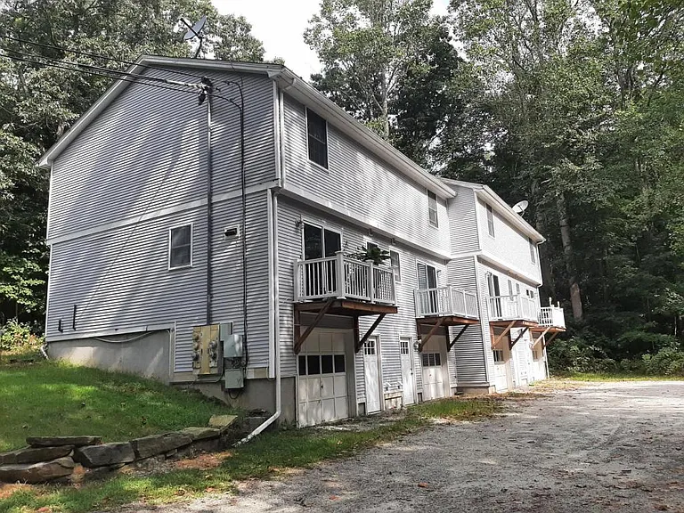 27 N Main St #7 — Photo 2