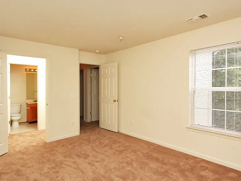 Culpeper Commons Apartments — Photo 11