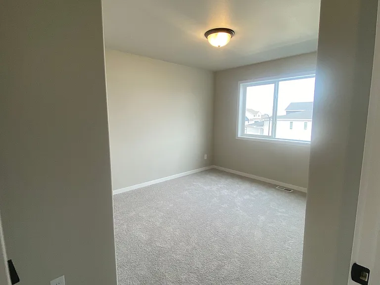 2232 Griffin Dr S — Photo 27