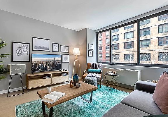 3rd image of 316 W 95th St #4E