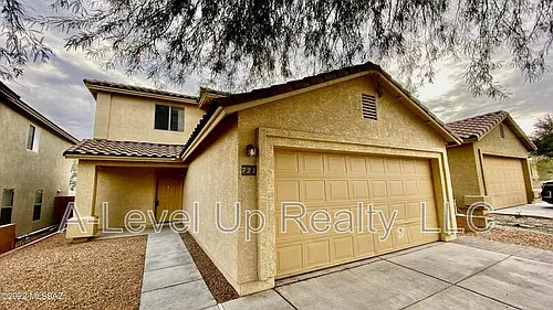 721 W Flaming Arrow Dr Photo 1
