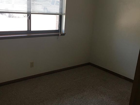 5th image of 515 Fairway Dr