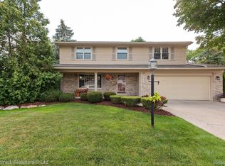 16115 Fairway St, Livonia, MI 48154