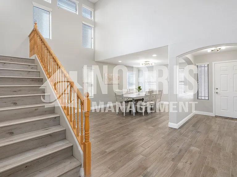 1553 E Alba Dr — Photo 2