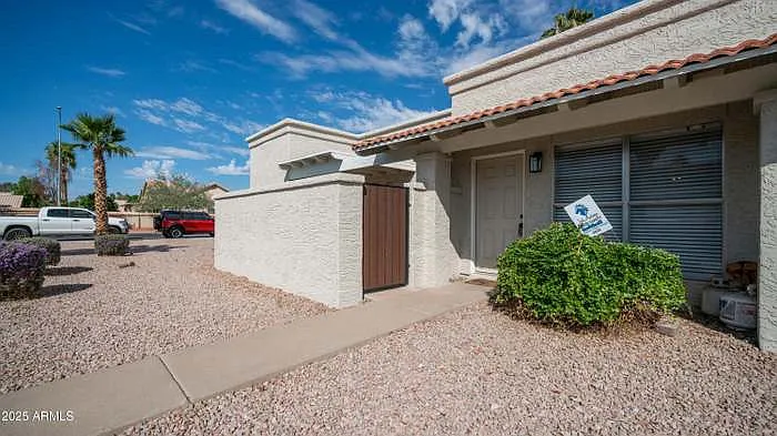 765 N Arrowhead Dr #1 — Photo 18
