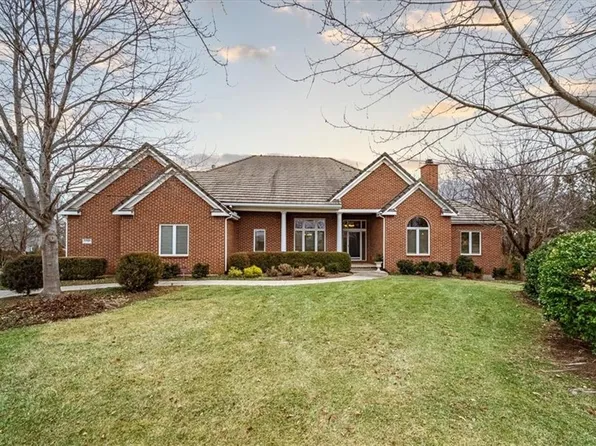 13901 Belinder St, Leawood, KS 66224
