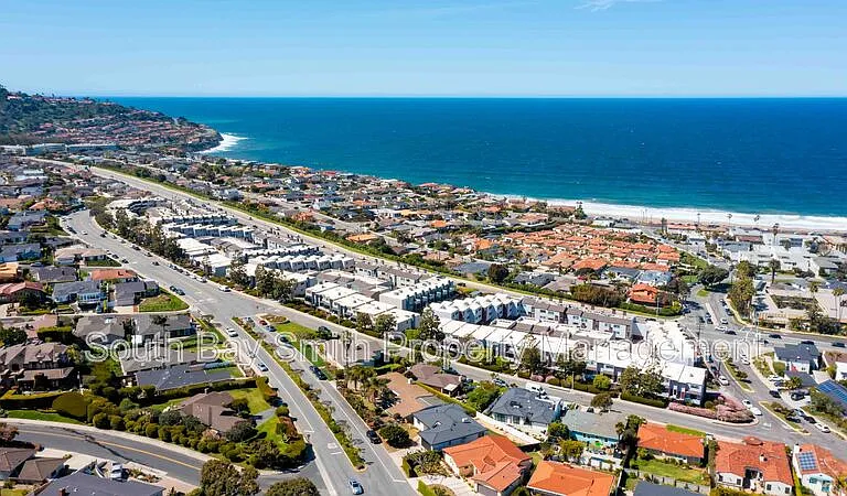 420 Palos Verdes Blvd — Photo 40