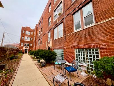 1750 W Granville Ave APT 1B, Chicago, IL, 60660