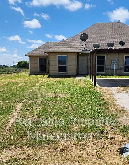 110 Collett Ct — Photo 1