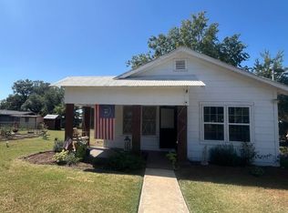 1015 Zunker St, Seguin, TX 78155