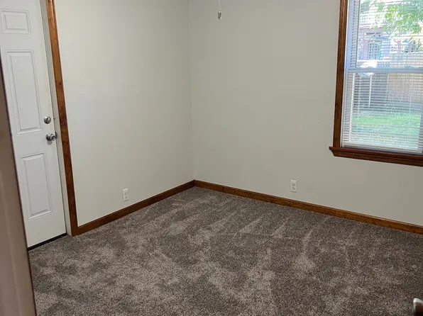 34-36 Richelieu St, Chicopee, MA