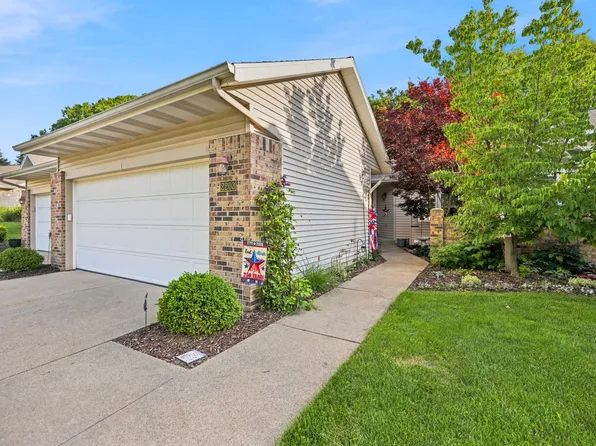 2203 Shetland Dr NE, Grand Rapids, MI 49505