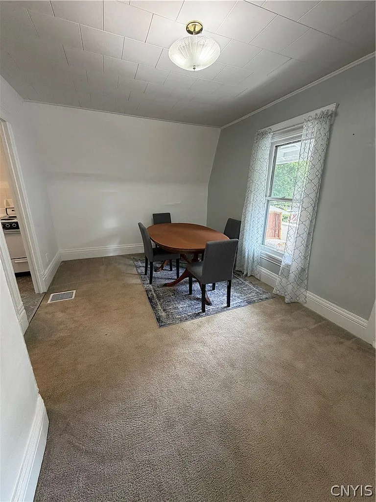 1 bed, 1.0 bath, 1924 sqft, $1,600 — Photo 4
