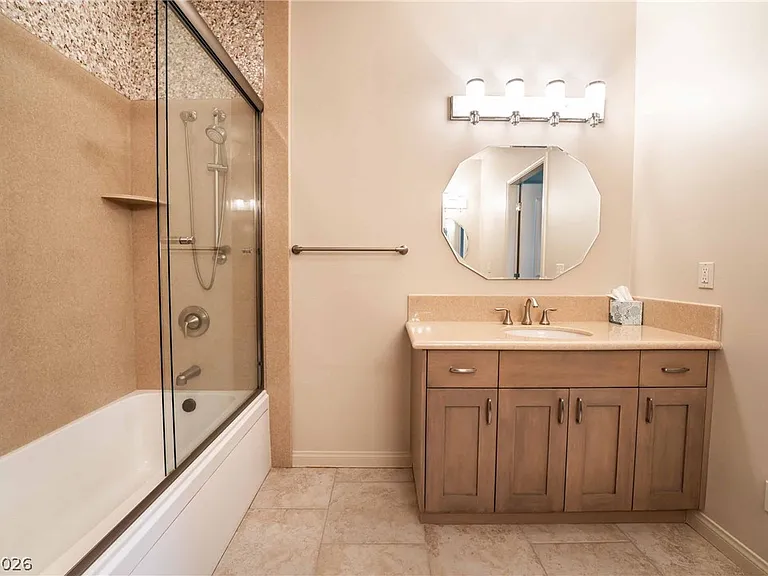 980 Vegas Valley Dr — Photo 29