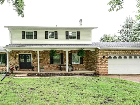 2286 Jefferson Rd, Manchester, IA 52057