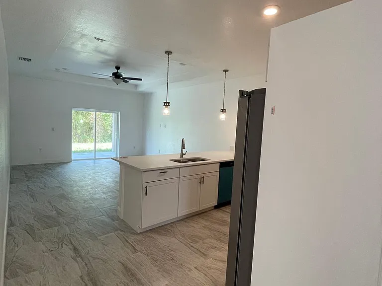 1240 Columbus Blvd #A — Photo 14