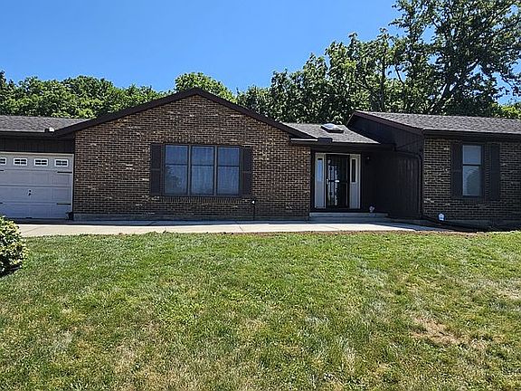 3rd image of 39 W Hunter Dr