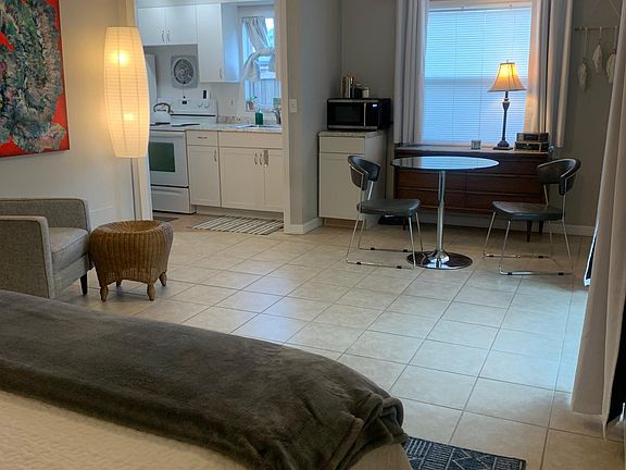 4th image of 2746 Herwald St #1