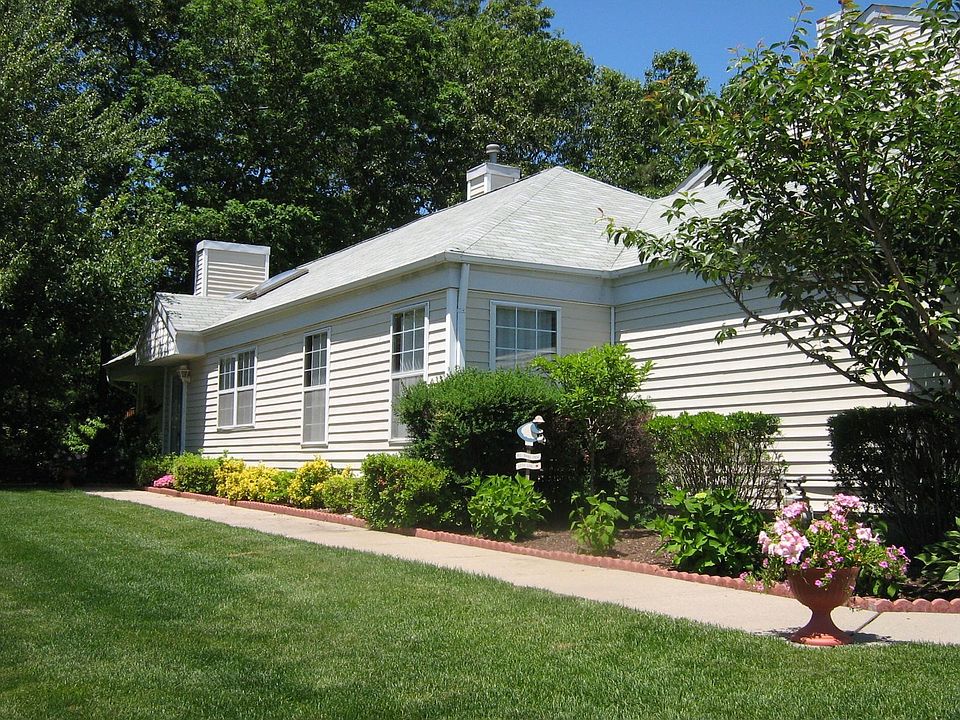 1st image of 121 Owls Nest Ct