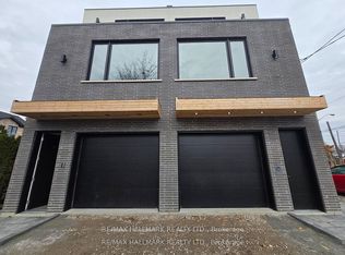 592 A Danforth Rd #4, Toronto, ON M1K1E6