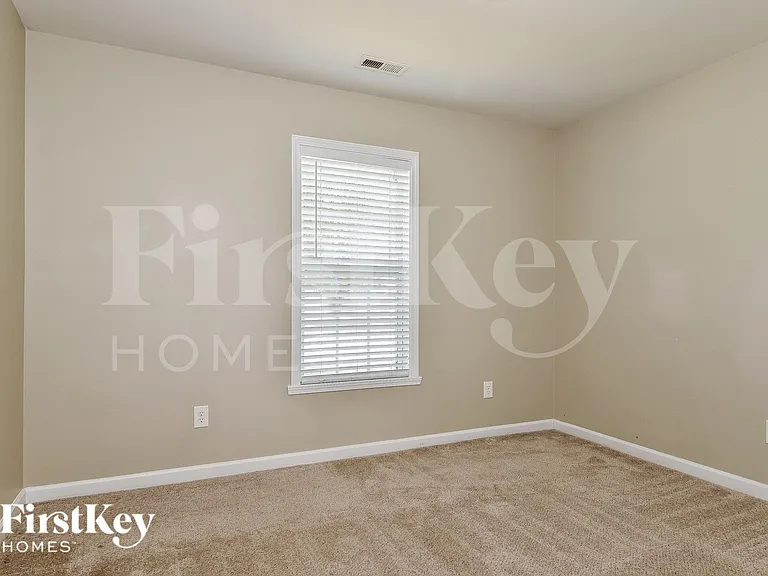 3922 Bluestem Dr — Photo 11