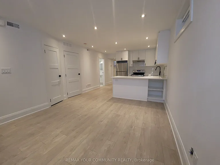 248 Gladstone Ave #BASEMENT — Photo 13