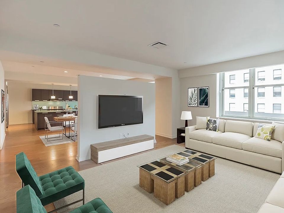 2nd image of 2112 Walnut St #1