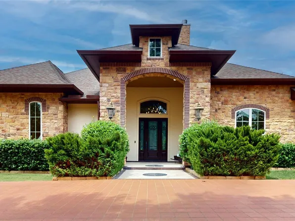 26166 Crown Ranch Blvd, Montgomery, TX 77316