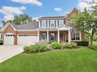 2060 Windham Cir, Wheaton, IL 60187