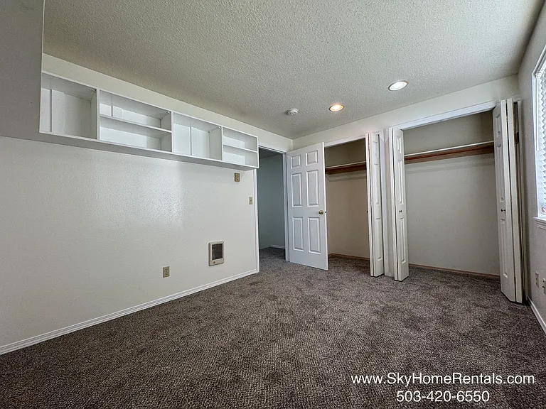 2180 Maplewood Dr S — Photo 16