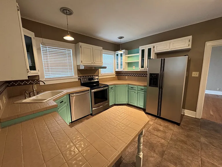 4909 Kavanaugh Blvd — Photo 5