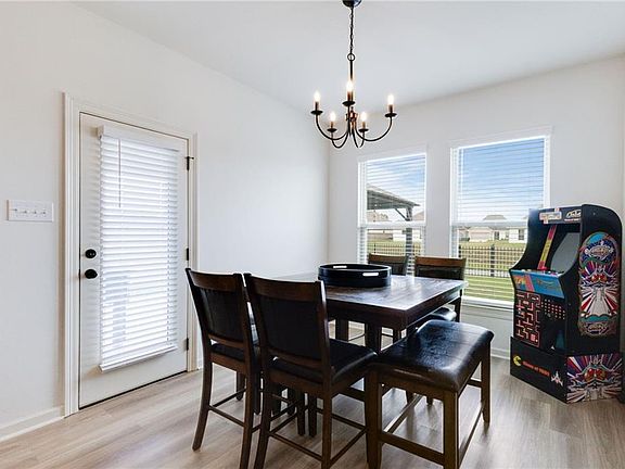 5th image of 117 Lightbourne Dr
