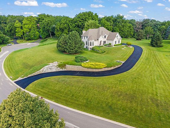3rd image of 41W102 Oak Hills Ct