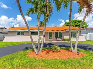 10121 SW 4th St, Miami, FL 33174