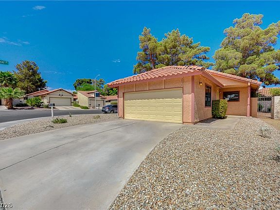 3rd image of 2856 Belleza Ln