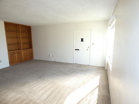 4th image of 2003 Emerald St APT 4